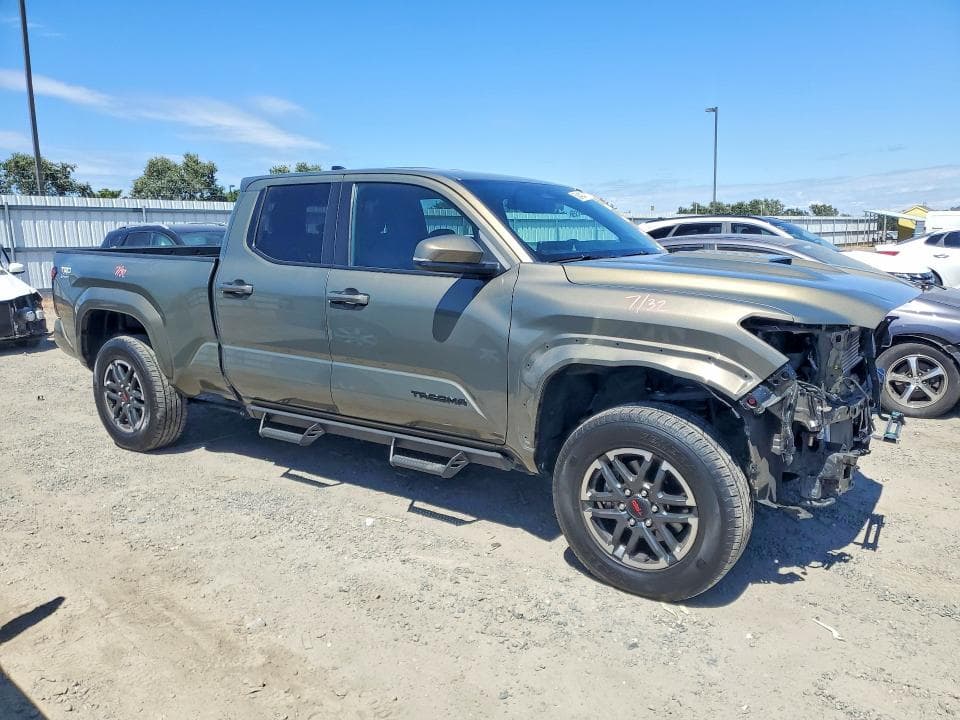 2025 TOYOTA TACOMA TRD SPORT 4