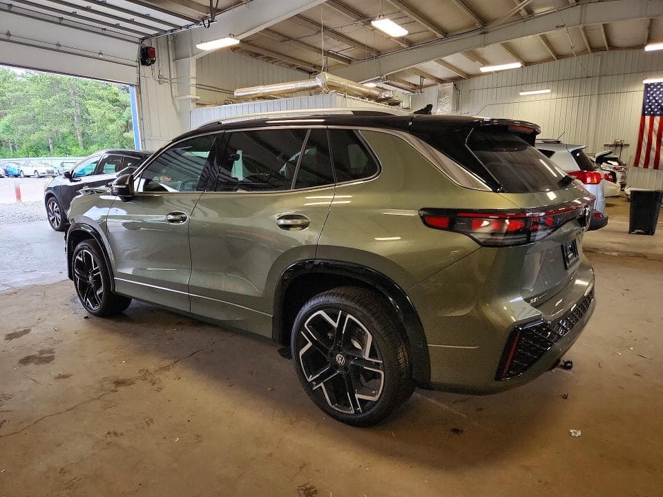 2026 VOLKSWAGEN TIGUAN SEL R-LINE TURBO 2