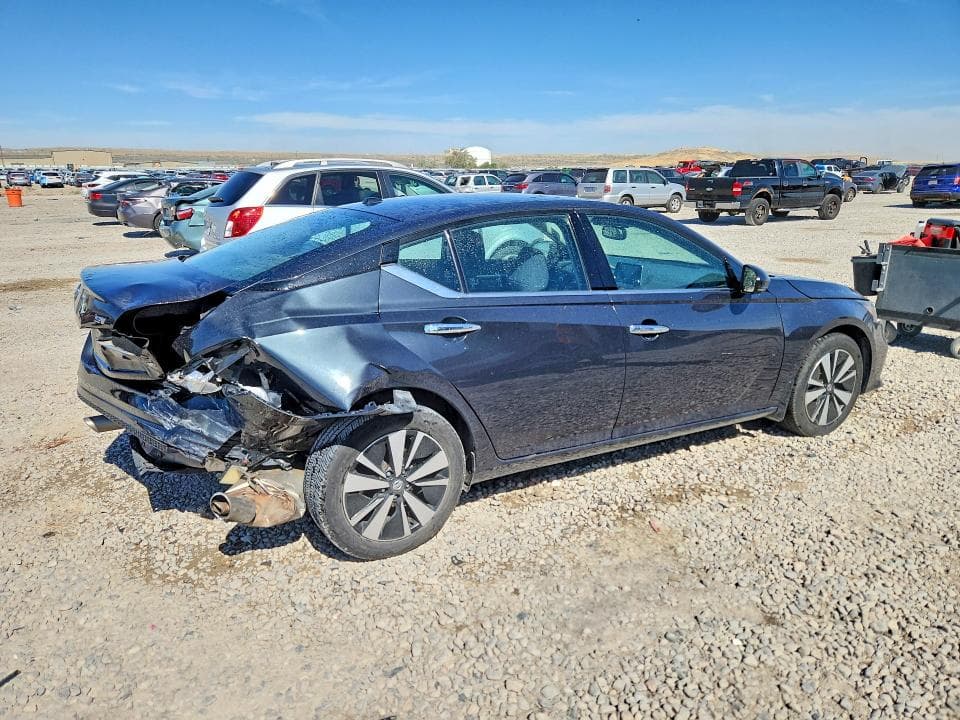 2019 NISSAN ALTIMA SV 3