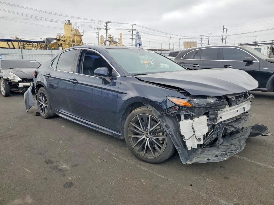 2021 TOYOTA CAMRY SE 4