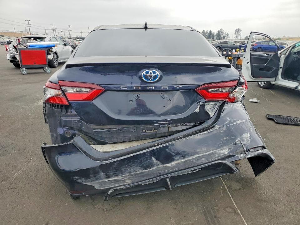 2021 TOYOTA CAMRY SE 6