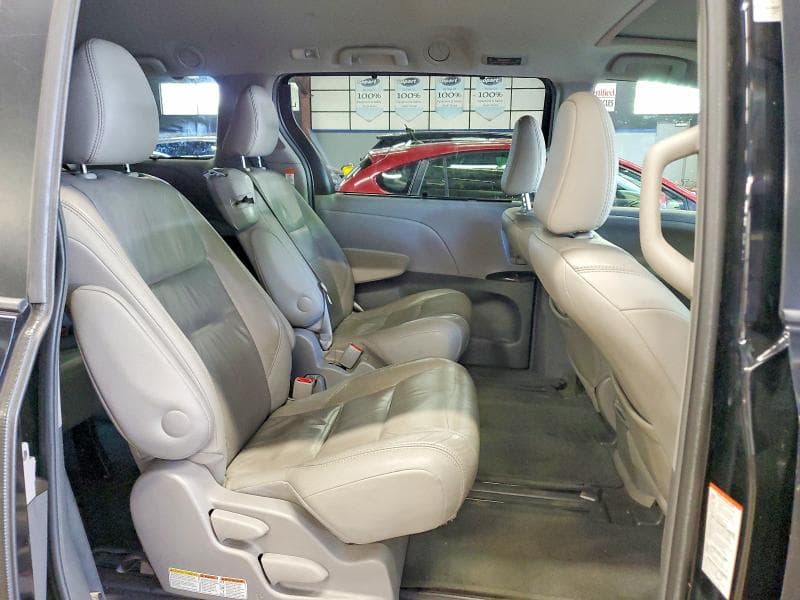 2017 TOYOTA SIENNA XLE 8-PASSENGER XLE 8-PASSENGER 12