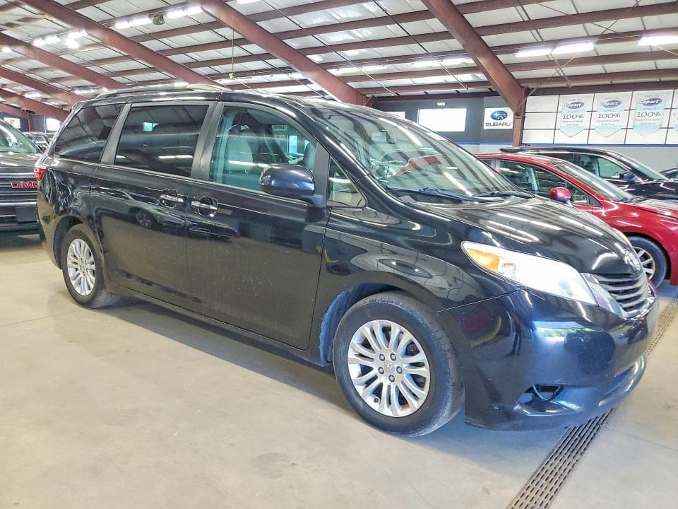 2017 TOYOTA SIENNA XLE 8-PASSENGER XLE 8-PASSENGER 5
