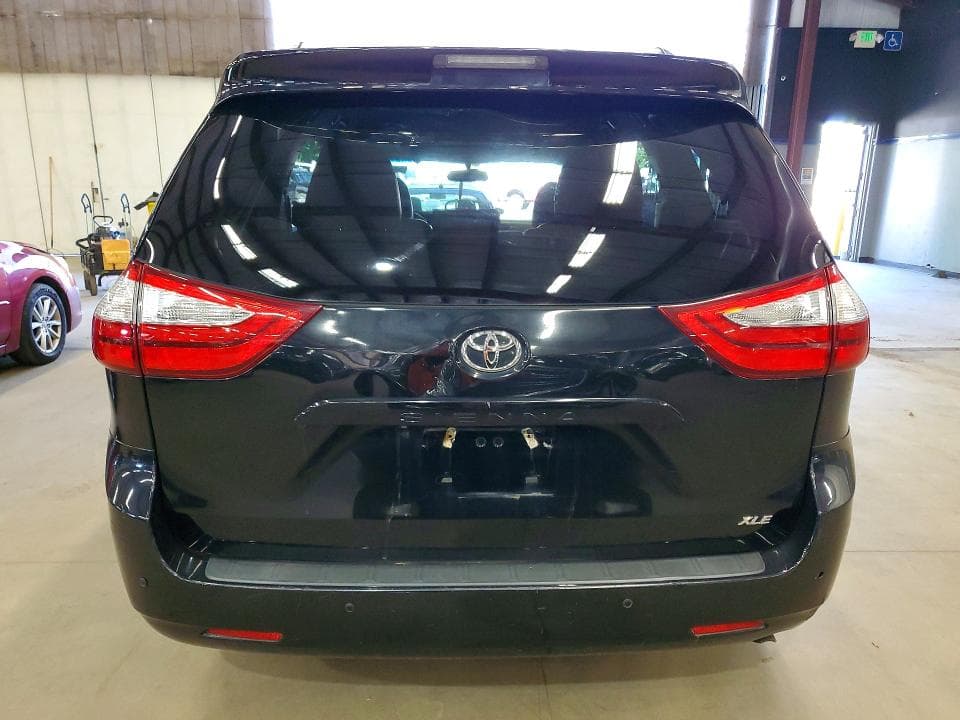 2017 TOYOTA SIENNA XLE 8-PASSENGER XLE 8-PASSENGER 7