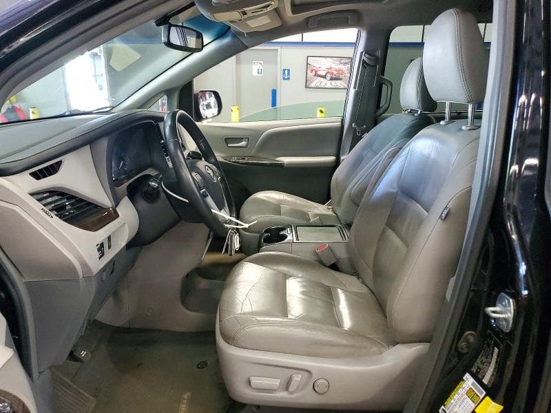 2017 TOYOTA SIENNA XLE 8-PASSENGER XLE 8-PASSENGER 8