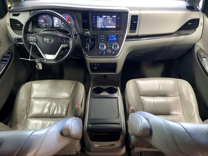 2017 TOYOTA SIENNA XLE 8-PASSENGER XLE 8-PASSENGER 9