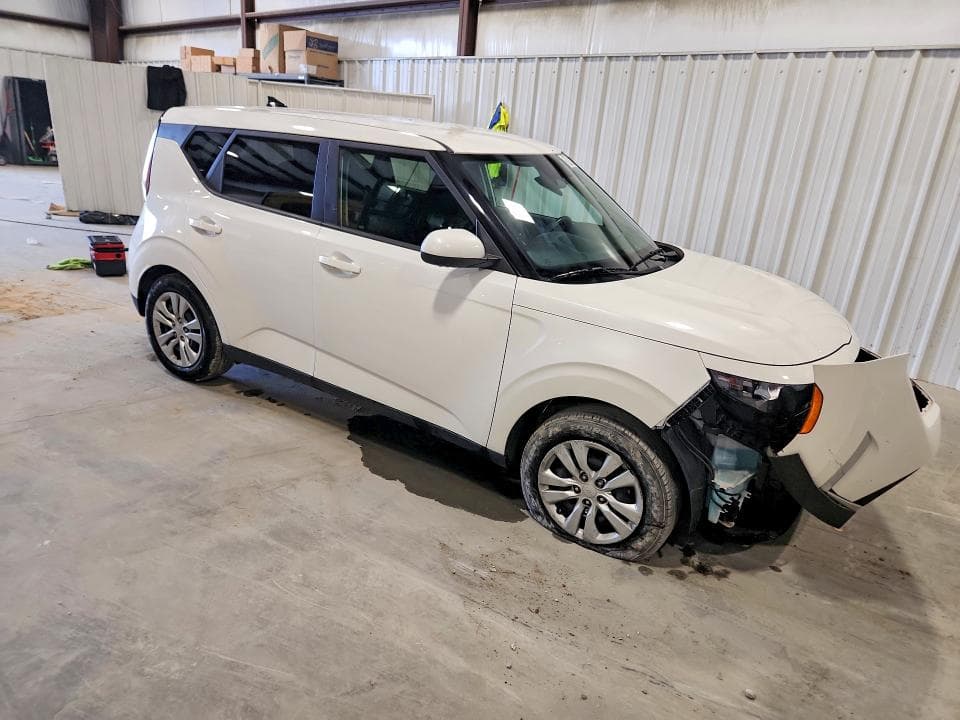 2023 KIA SOUL LX 4