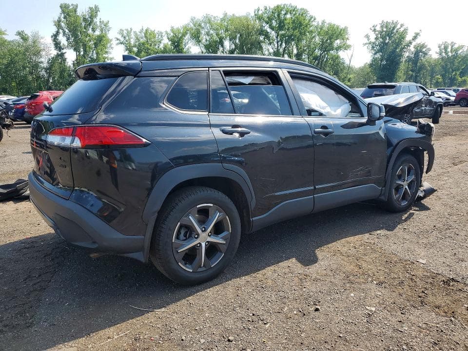2022 TOYOTA COROLLA CROSS LE 3