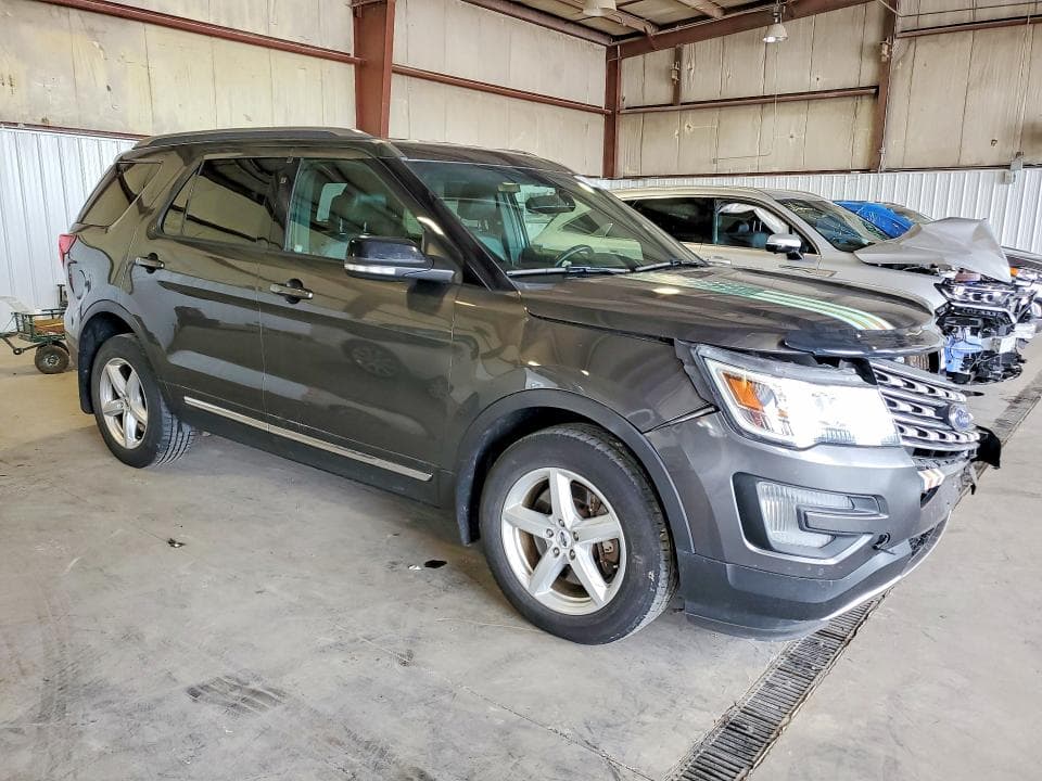 2017 FORD EXPLORER XLT 4