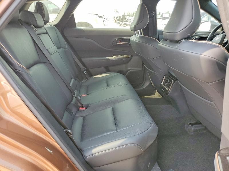 2025 TOYOTA CROWN SIGNIA XLE XLE 11