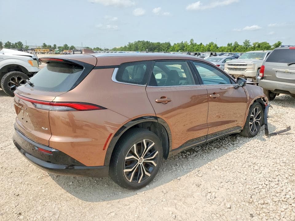 2025 TOYOTA CROWN SIGNIA XLE XLE 3