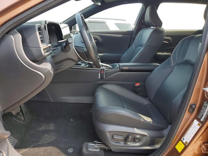 2025 TOYOTA CROWN SIGNIA XLE XLE 7