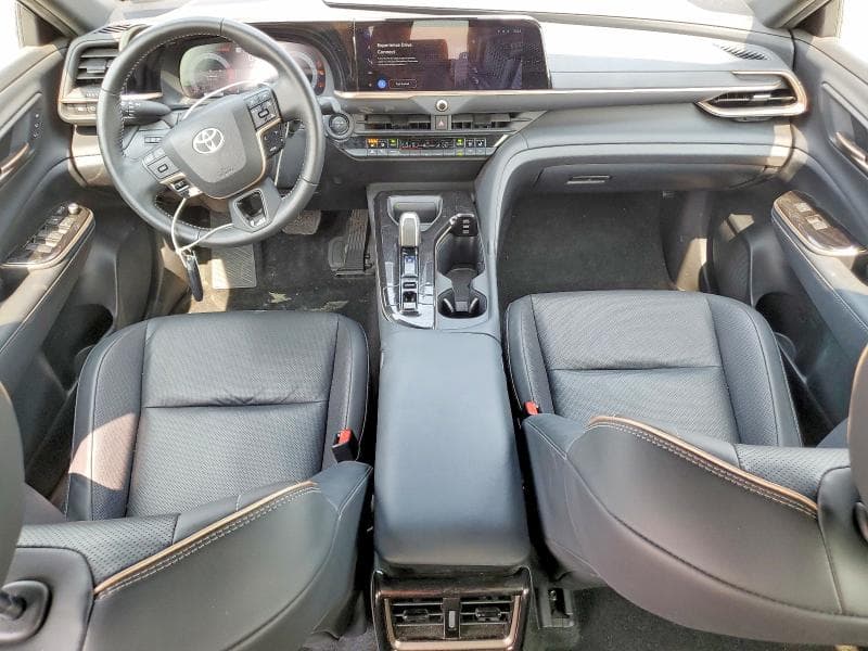 2025 TOYOTA CROWN SIGNIA XLE XLE 8