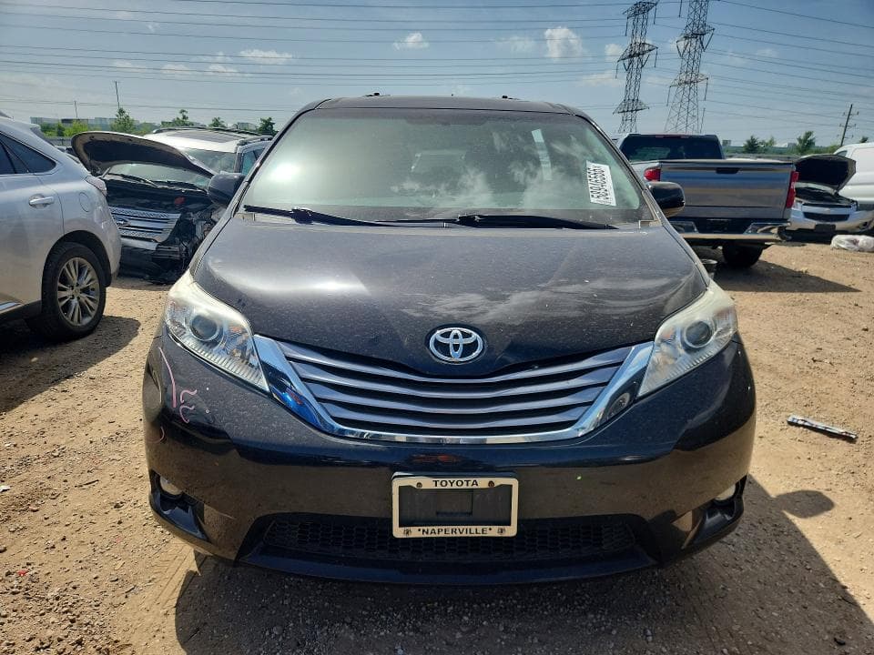 2017 TOYOTA SIENNA XLE 8-PASSENGER 5