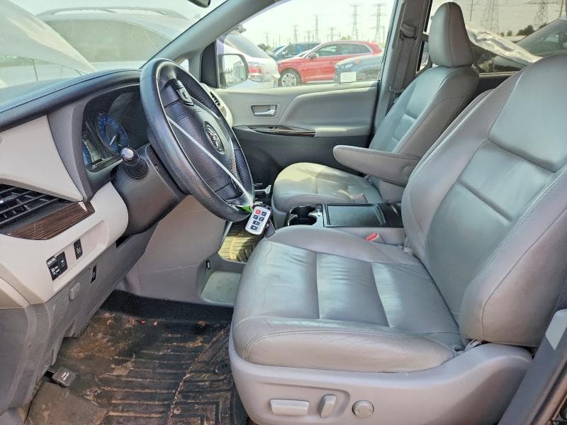 2017 TOYOTA SIENNA XLE 8-PASSENGER 7