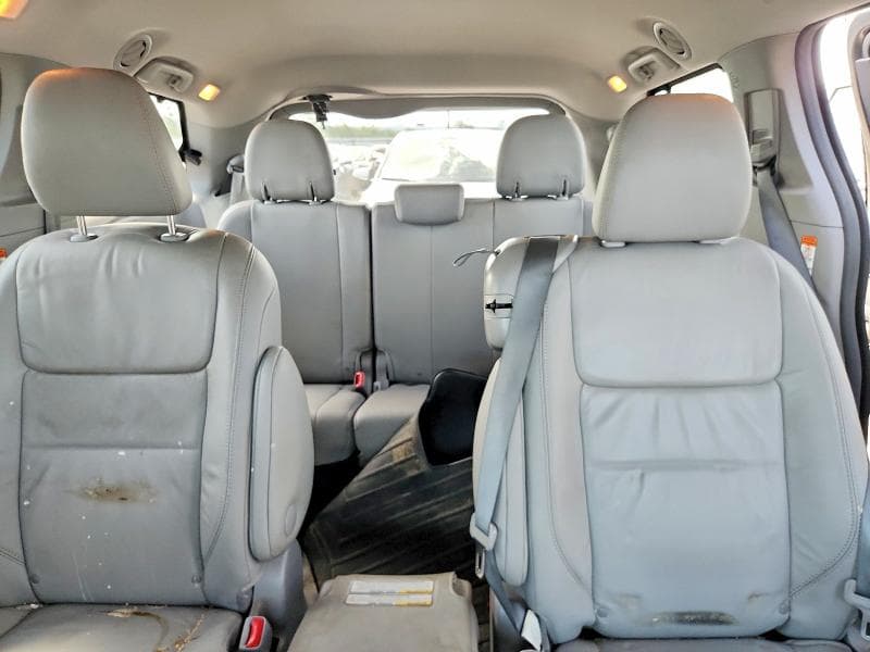 2017 TOYOTA SIENNA XLE 8-PASSENGER 10