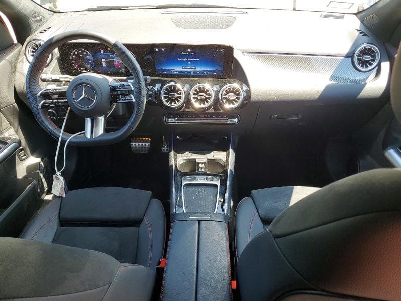 2025 MERCEDES-BENZ GLA 250 4MATIC 8