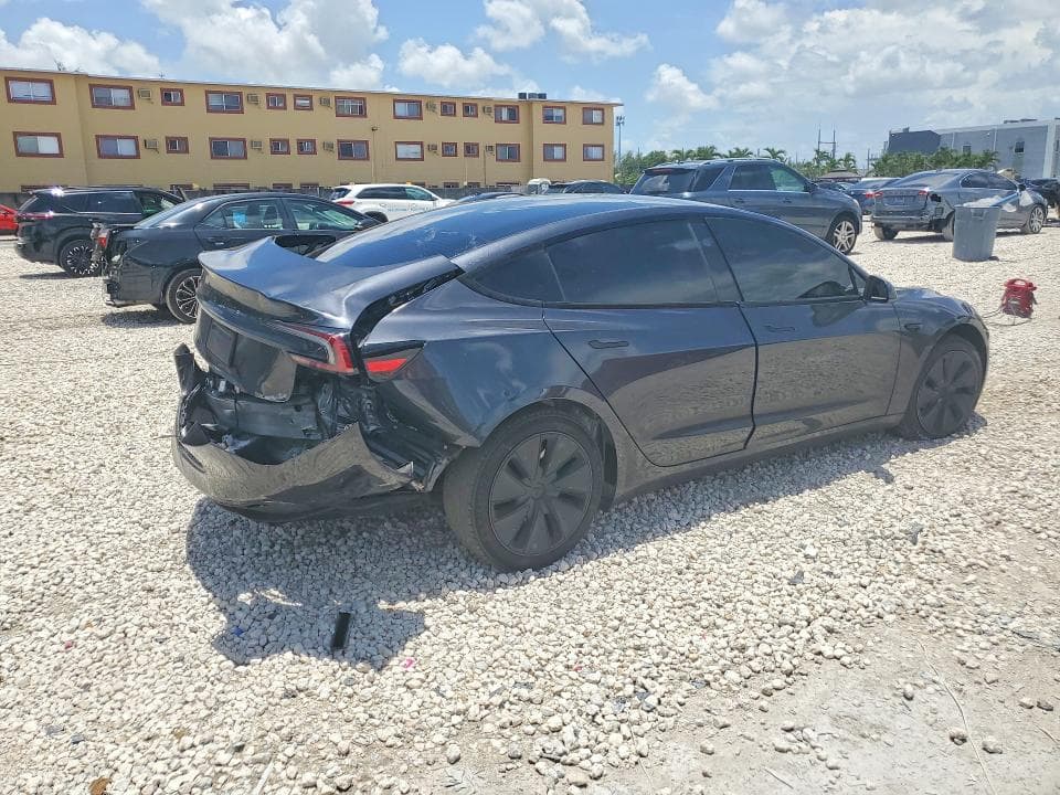 2025 TESLA MODEL 3 3