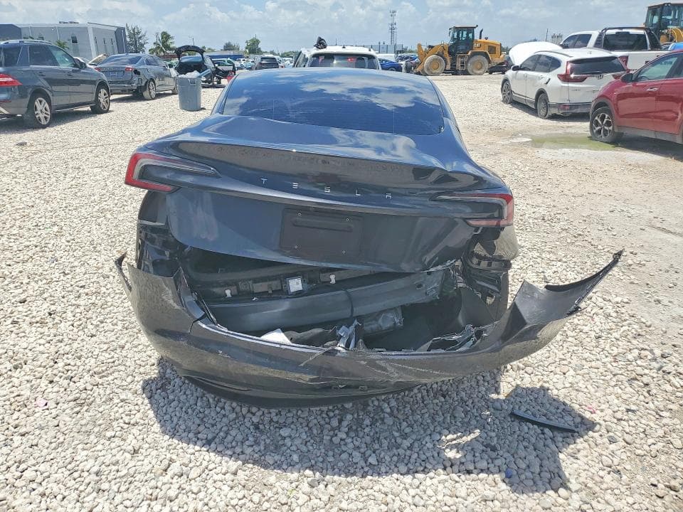 2025 TESLA MODEL 3 6