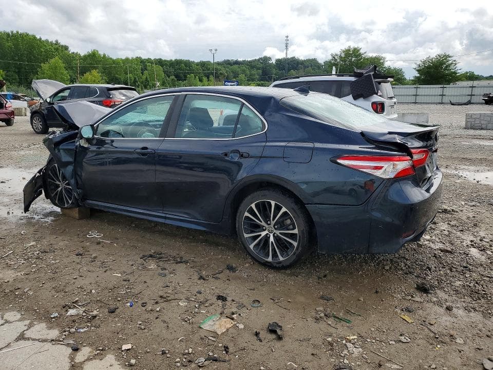 2020 TOYOTA CAMRY SE 2