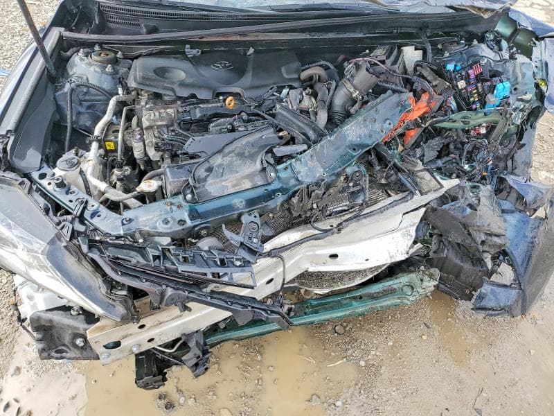2020 TOYOTA CAMRY SE 11