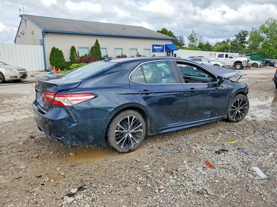 2020 TOYOTA CAMRY SE 3