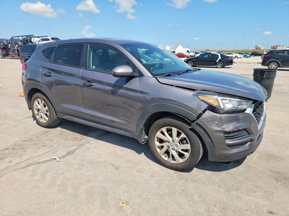 2021 HYUNDAI TUCSON SE 4