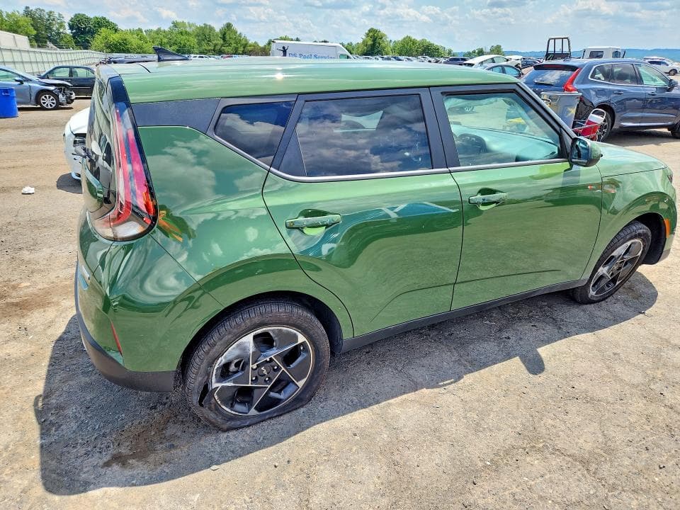 2023 KIA SOUL EX 3