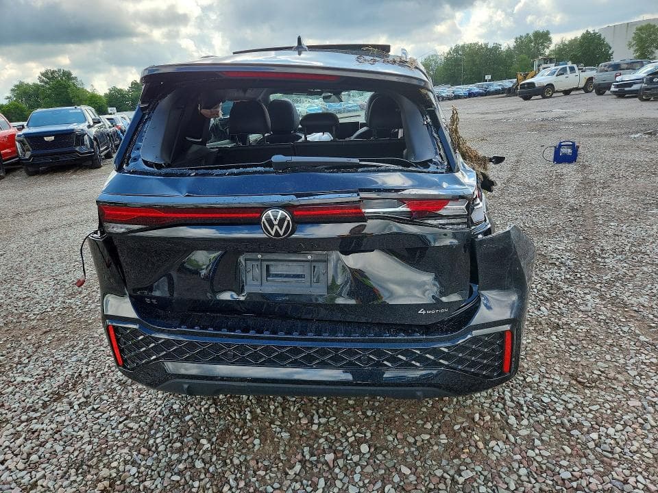 2025 VOLKSWAGEN TIGUAN SE R-LINE BLACK 6