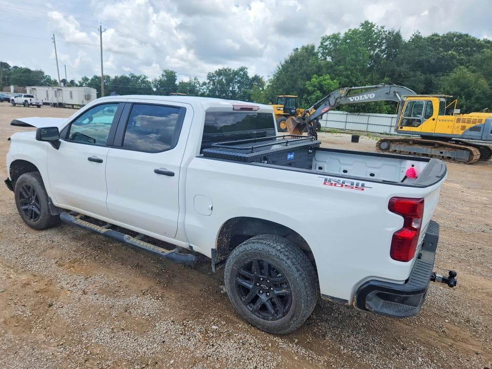 2026 CHEVROLET SILVERADO K1500 TRAIL BOSS CUSTOM 2