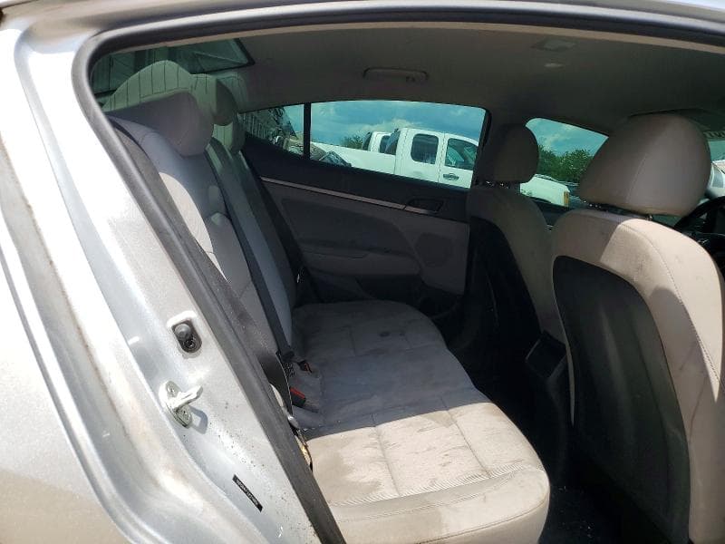 2018 HYUNDAI ELANTRA SEL 10