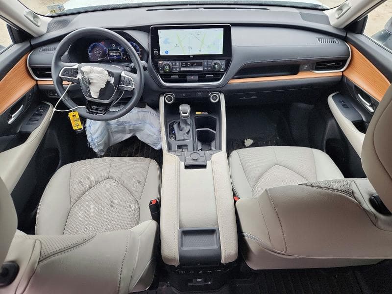 2025 TOYOTA GRAND HIGHLANDER LIMITED 8