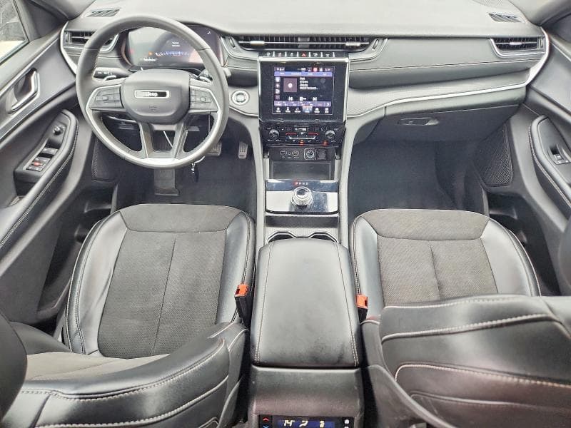 2024 JEEP GRAND CHEROKEE L LAREDO 8