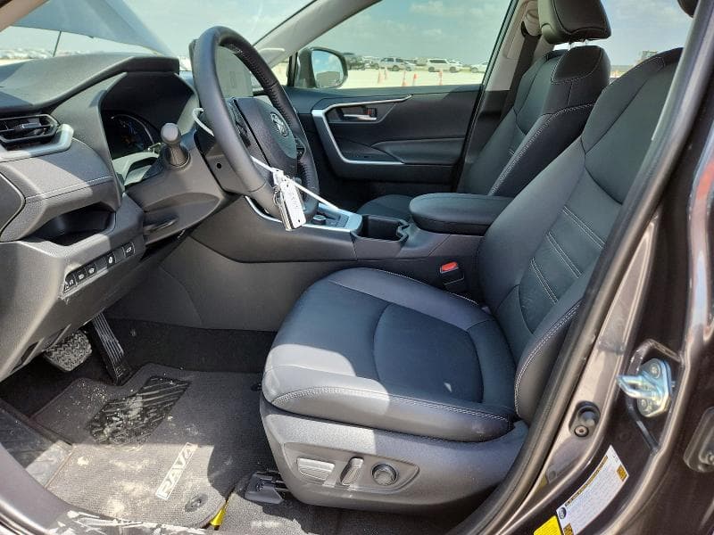 2025 TOYOTA RAV4 XLE PREMIUM 7