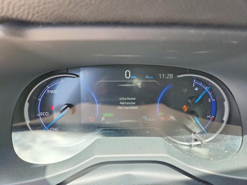 2025 TOYOTA RAV4 XLE PREMIUM 9