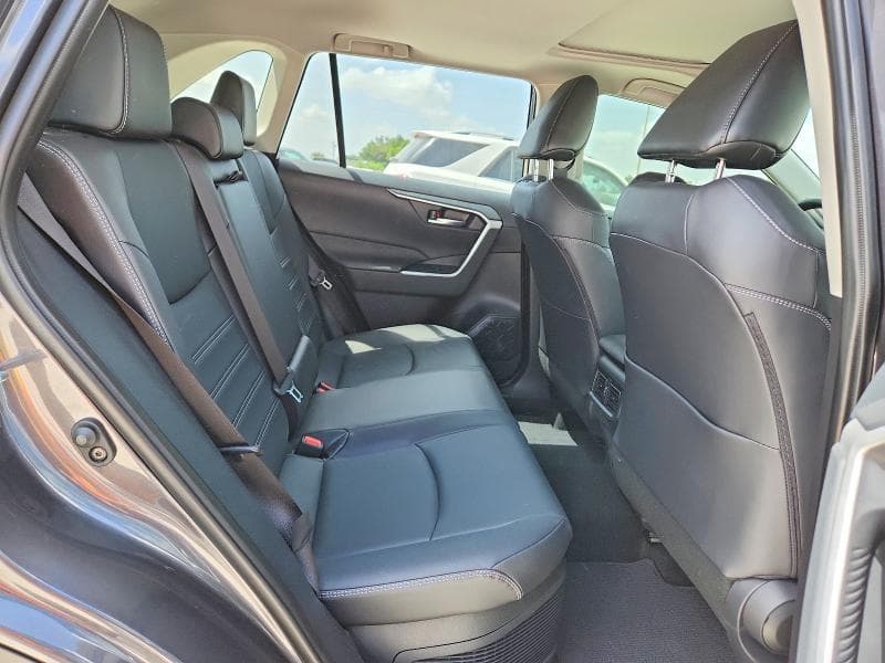 2025 TOYOTA RAV4 XLE PREMIUM 10