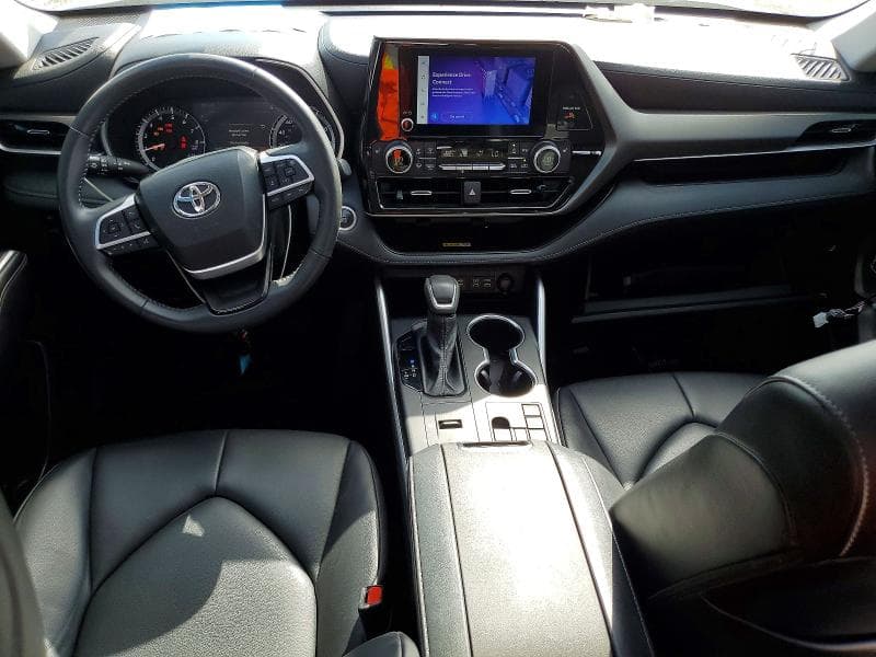 2024 TOYOTA HIGHLANDER XLE 8