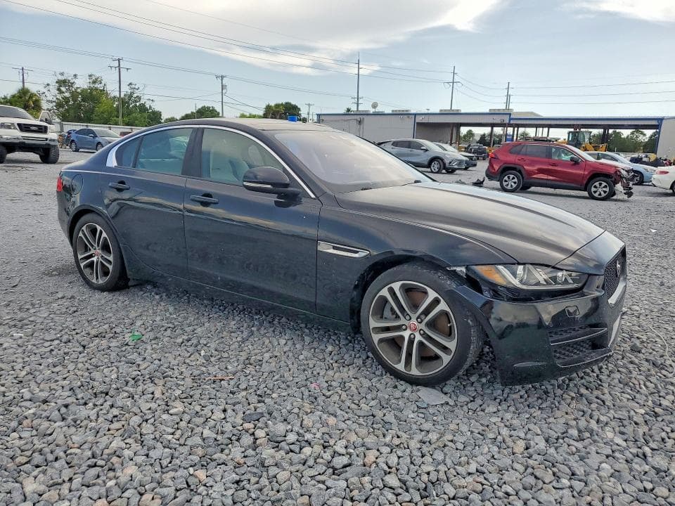 2018 JAGUAR XE PREMIUM PREMIUM 4