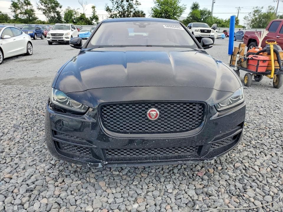 2018 JAGUAR XE PREMIUM PREMIUM 5