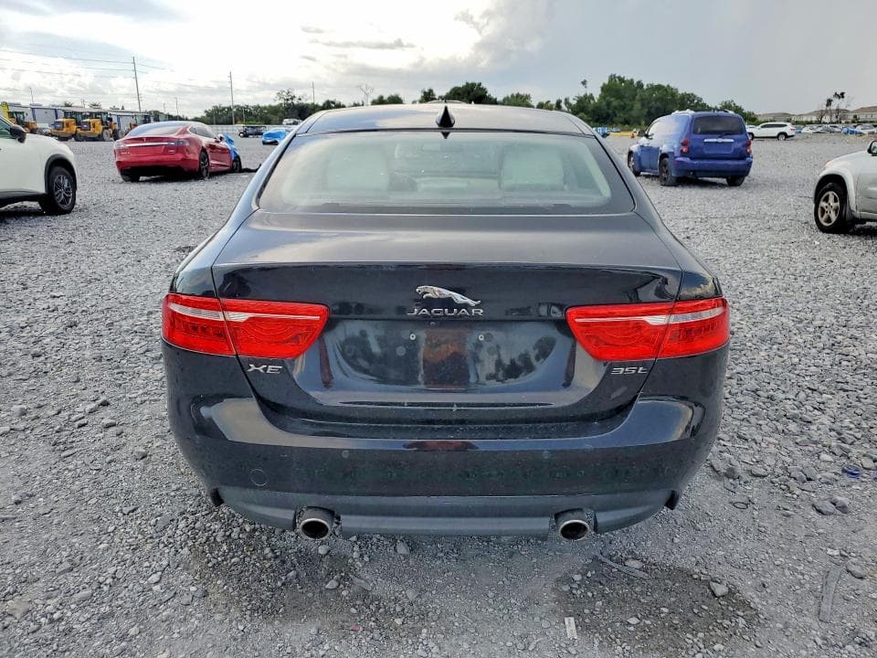 2018 JAGUAR XE PREMIUM PREMIUM 6