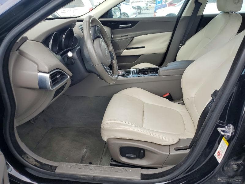 2018 JAGUAR XE PREMIUM PREMIUM 7