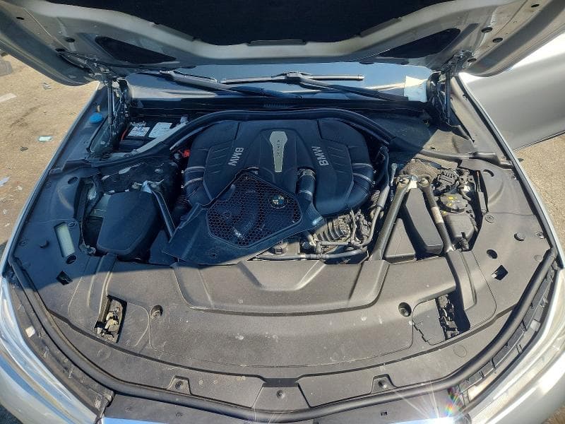 2017 BMW 750 XI 11