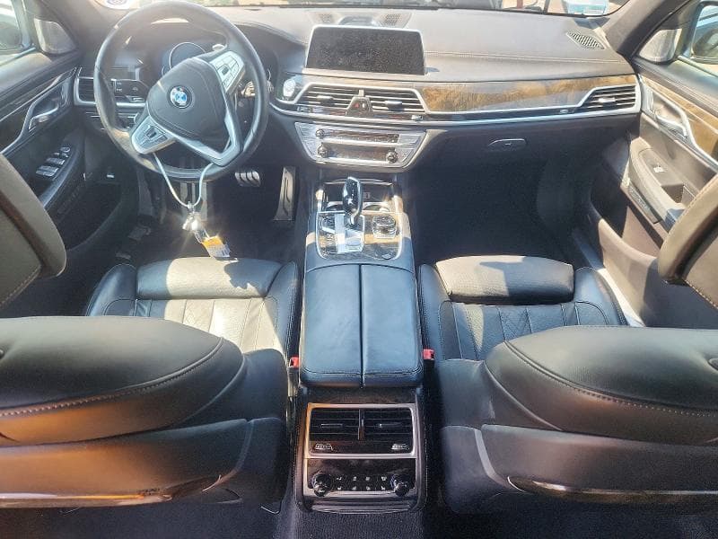 2017 BMW 750 XI 8