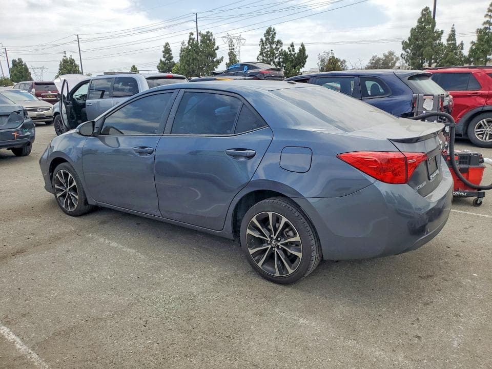 2017 TOYOTA COROLLA XSE 2