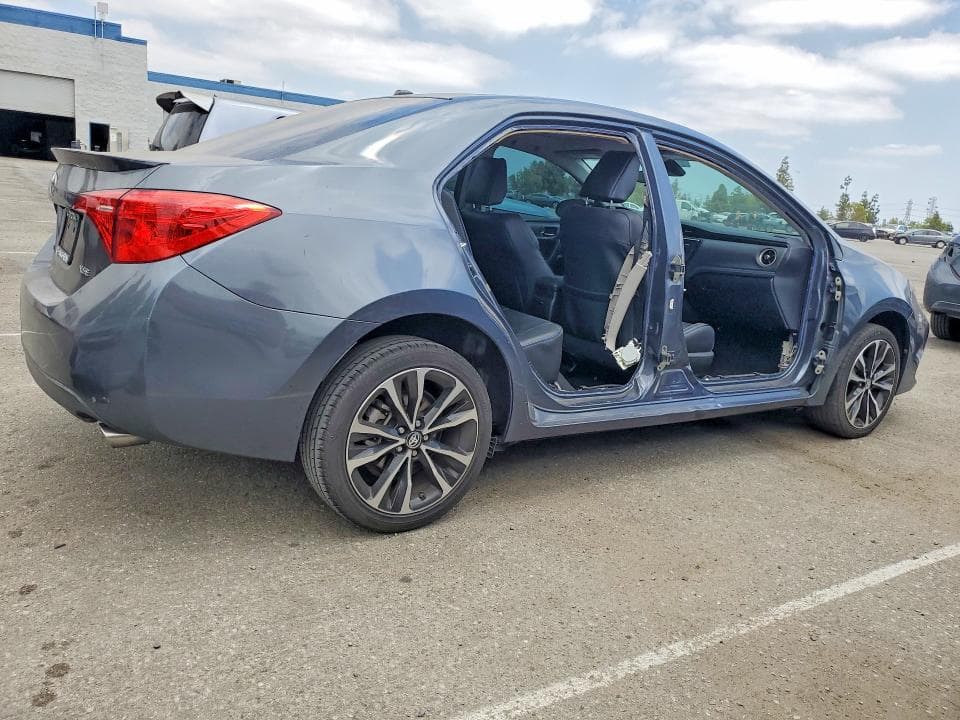 2017 TOYOTA COROLLA XSE 3