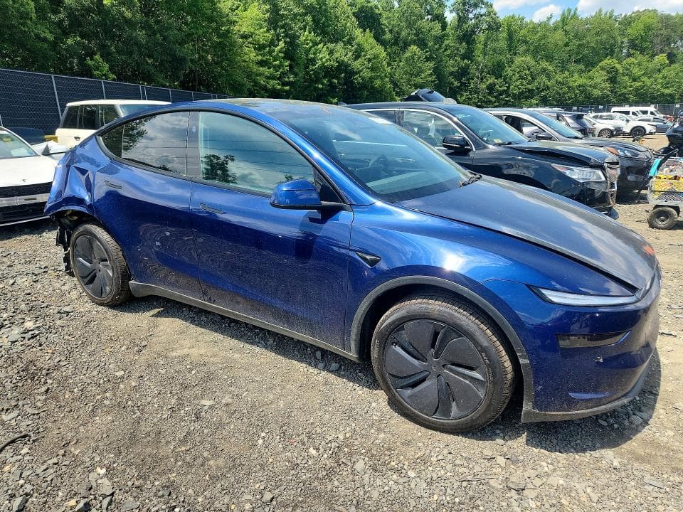 2026 TESLA MODEL Y 4