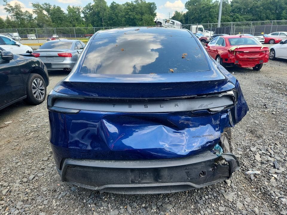 2026 TESLA MODEL Y 6