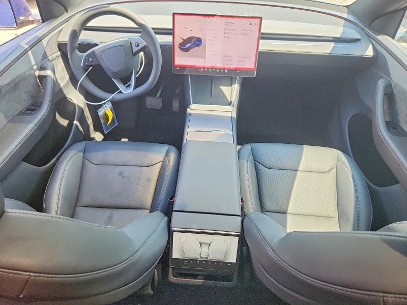 2026 TESLA MODEL Y 8