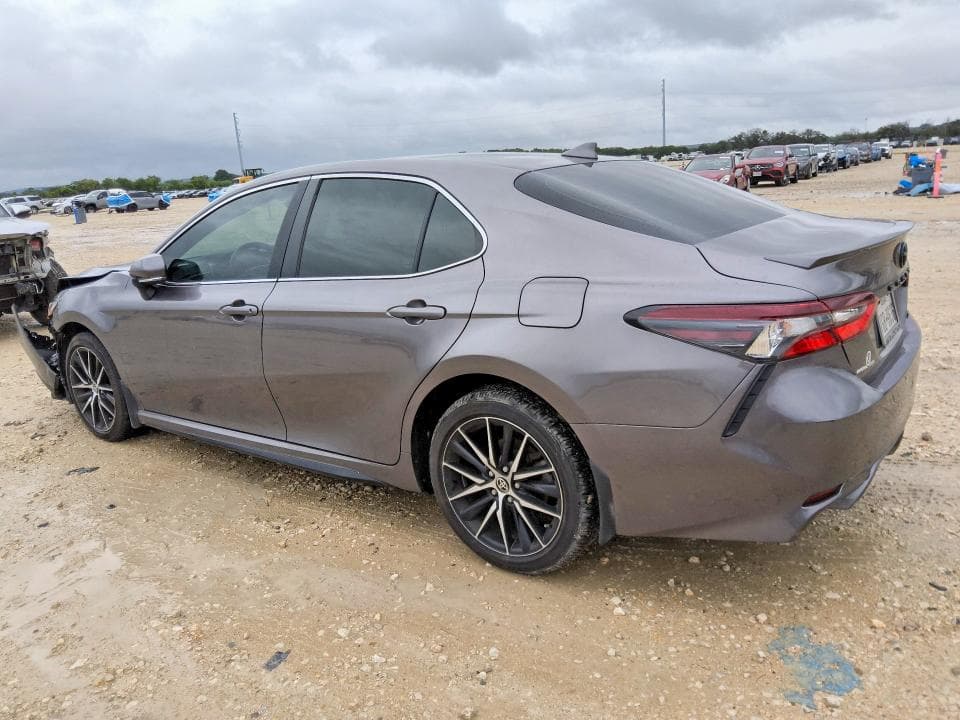 2024 TOYOTA CAMRY SE 2