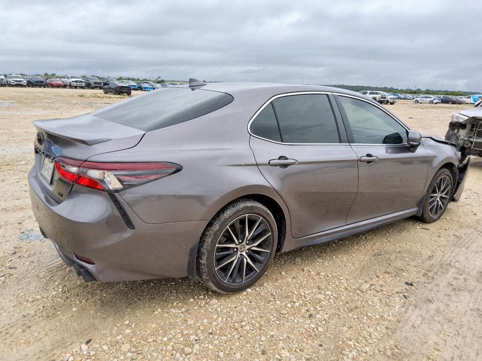 2024 TOYOTA CAMRY SE 3